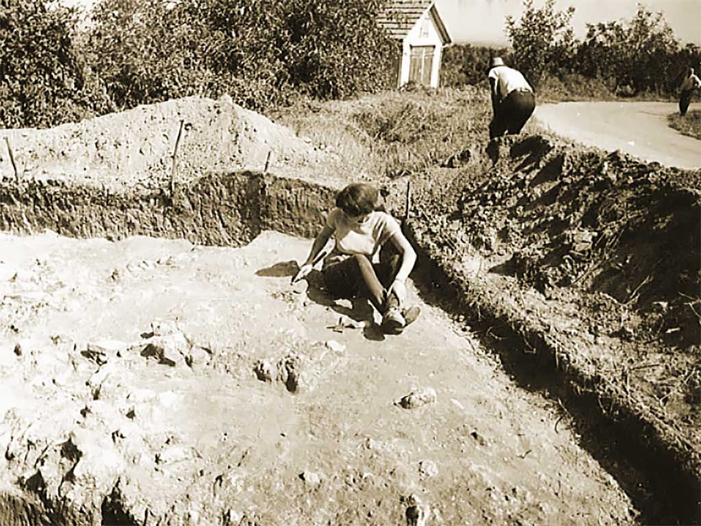 Batina - Arheološko iskopavanje dijela kastela (Konzervatorski odjel u Osijeku 1970)